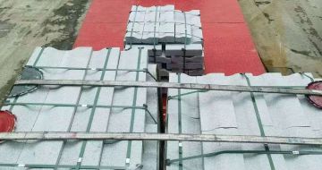 池州 芝麻白仿形加直形路沿石出货日常