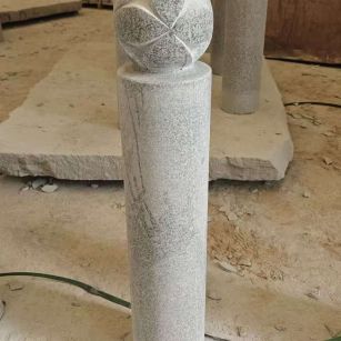 池州 芝麻白花岗岩石材挡车石柱、停车柱、圆柱挡车柱、方柱挡车柱等