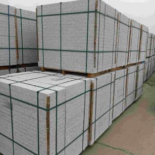 池州 白麻花岗岩石材荔枝面地铺石（300*600*50）