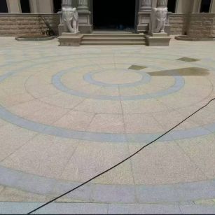 池州 黄金麻芝麻灰花岗岩石材地铺拼接效果