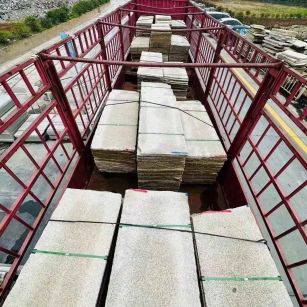 池州 黄金麻花岗岩荔枝面，光面毛板装车完成