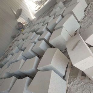 池州 白麻花岗岩异形坐凳