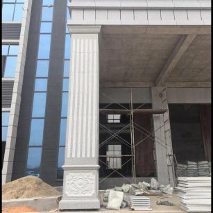 池州 芝麻白光面花岗岩门楼大柱（罗马柱）配雕花底座