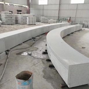 池州芝麻白花岗岩石板材 园林光面弧形坐凳