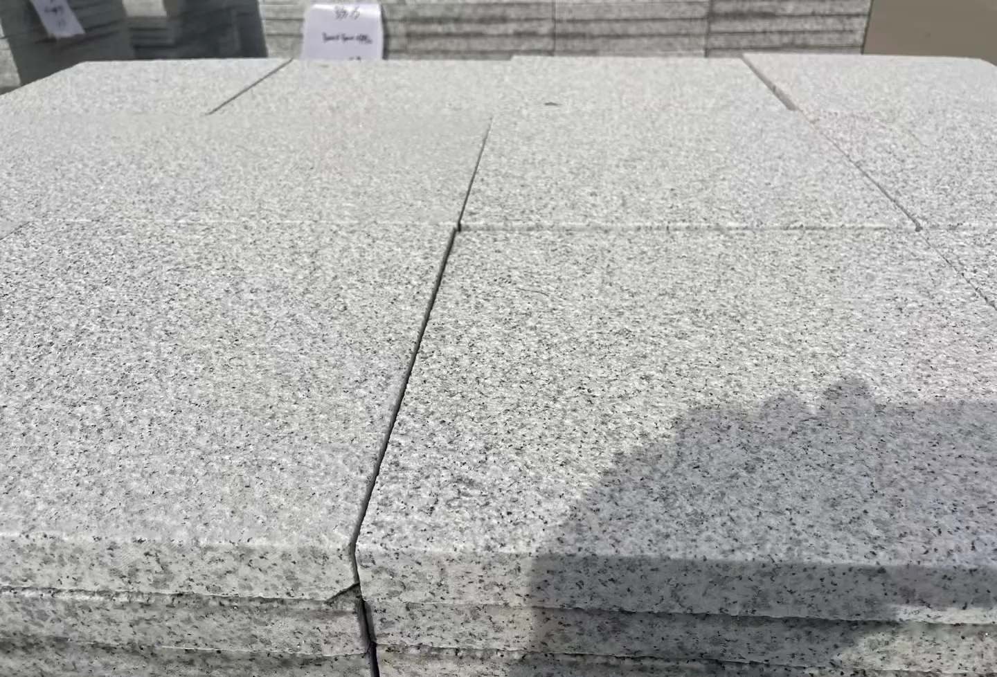 池州 白麻花岗岩石材推荐 荔枝面地铺石