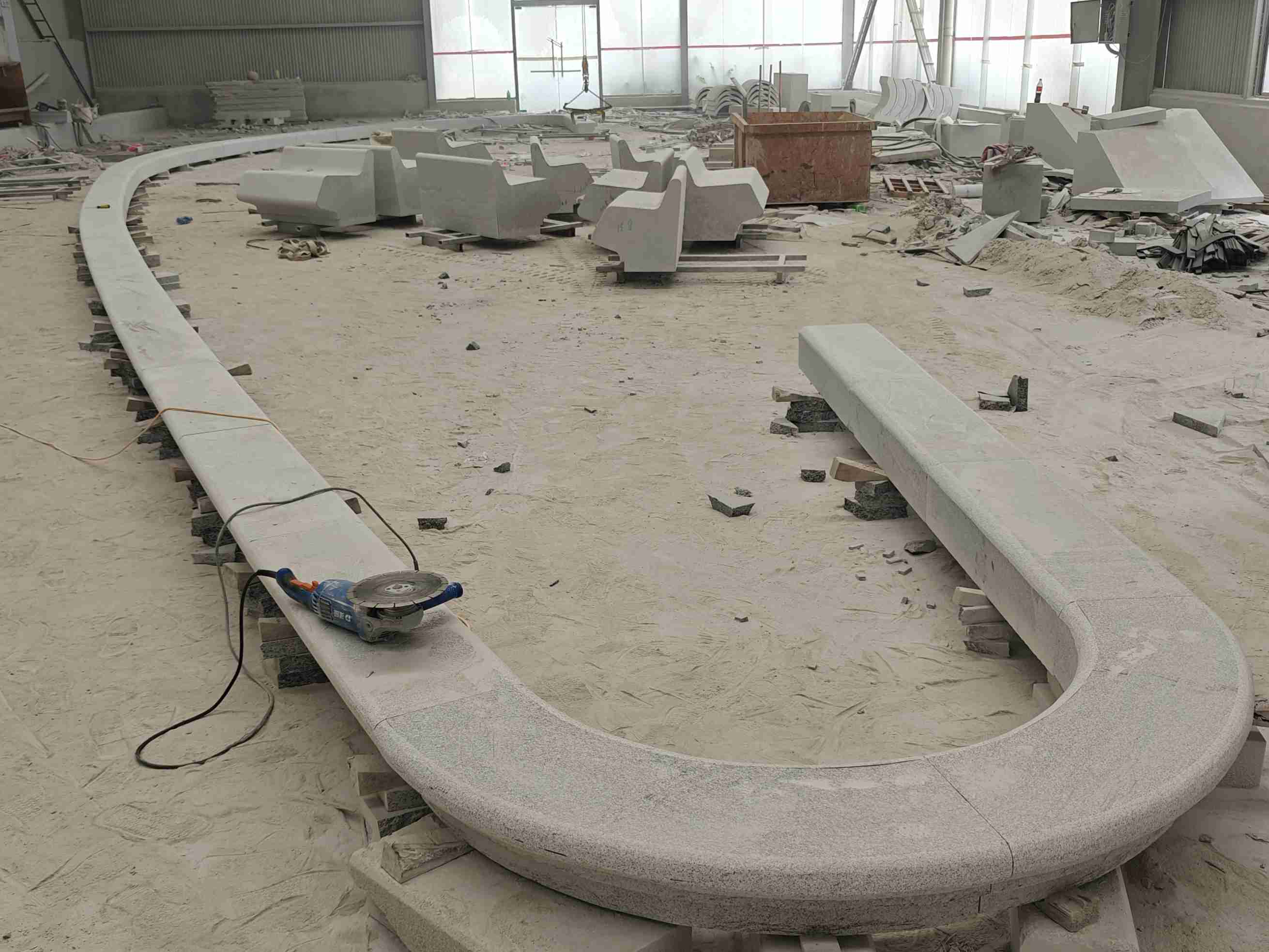 池州 芝麻白花岗岩弧形花坛石，坐凳石