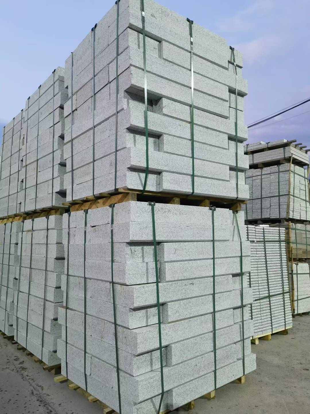 池州 芝麻白花岗岩路沿石，路缘石，路肩石，道牙，立缘石，马路牙子，街沿石，侧石等