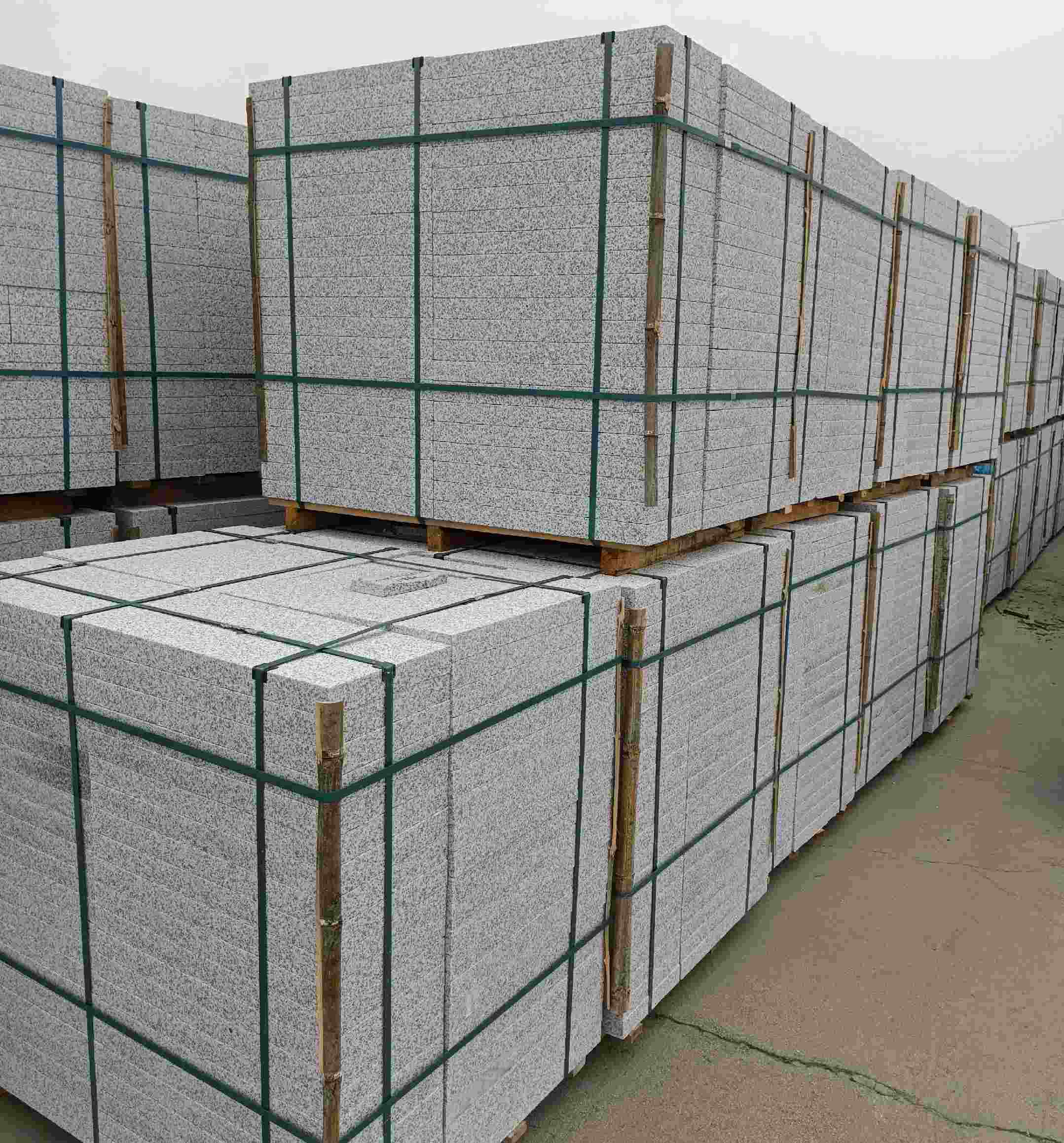 池州 白麻花岗岩石材荔枝面地铺石（300*600*50）