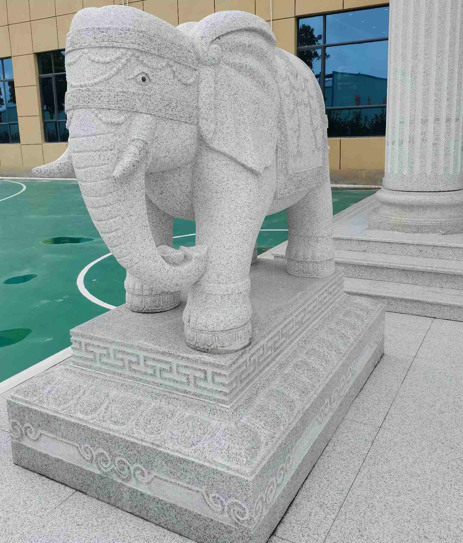 池州 白麻花岗岩动物异形石雕-大象