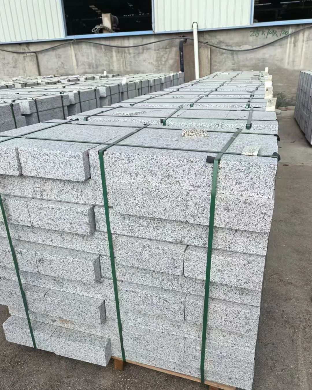 池州 白麻花岗岩路沿石，弧形路沿石，道牙石，马路牙子，界石，路缘石，平沿石，直岩石，平缘石等