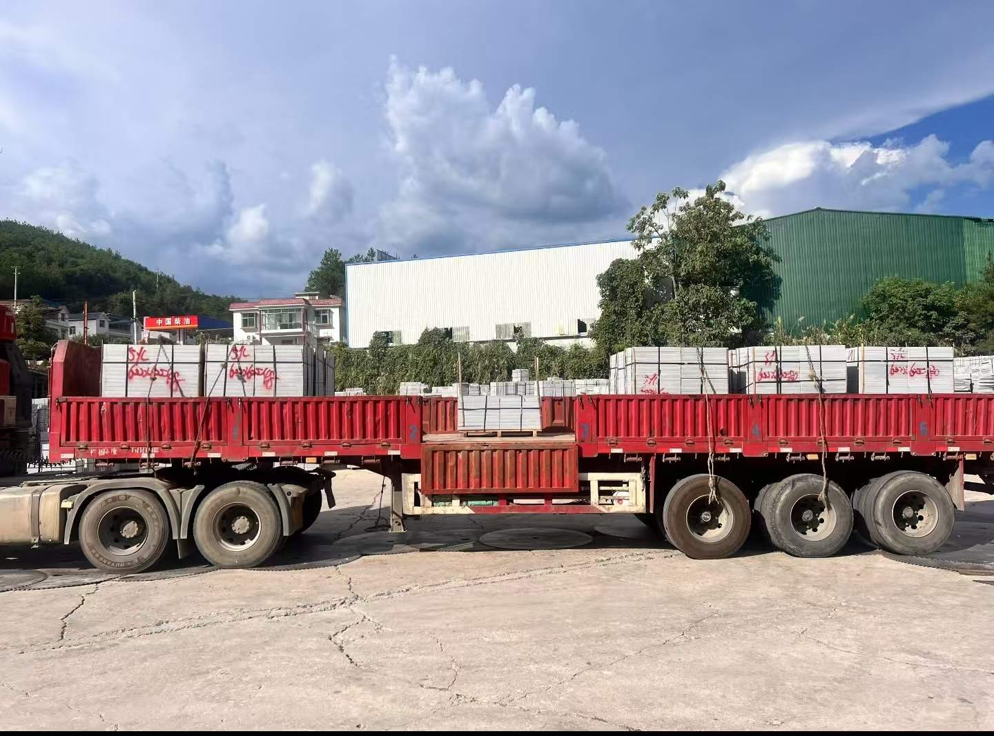 池州 芝麻灰花岗岩地铺石出货日常