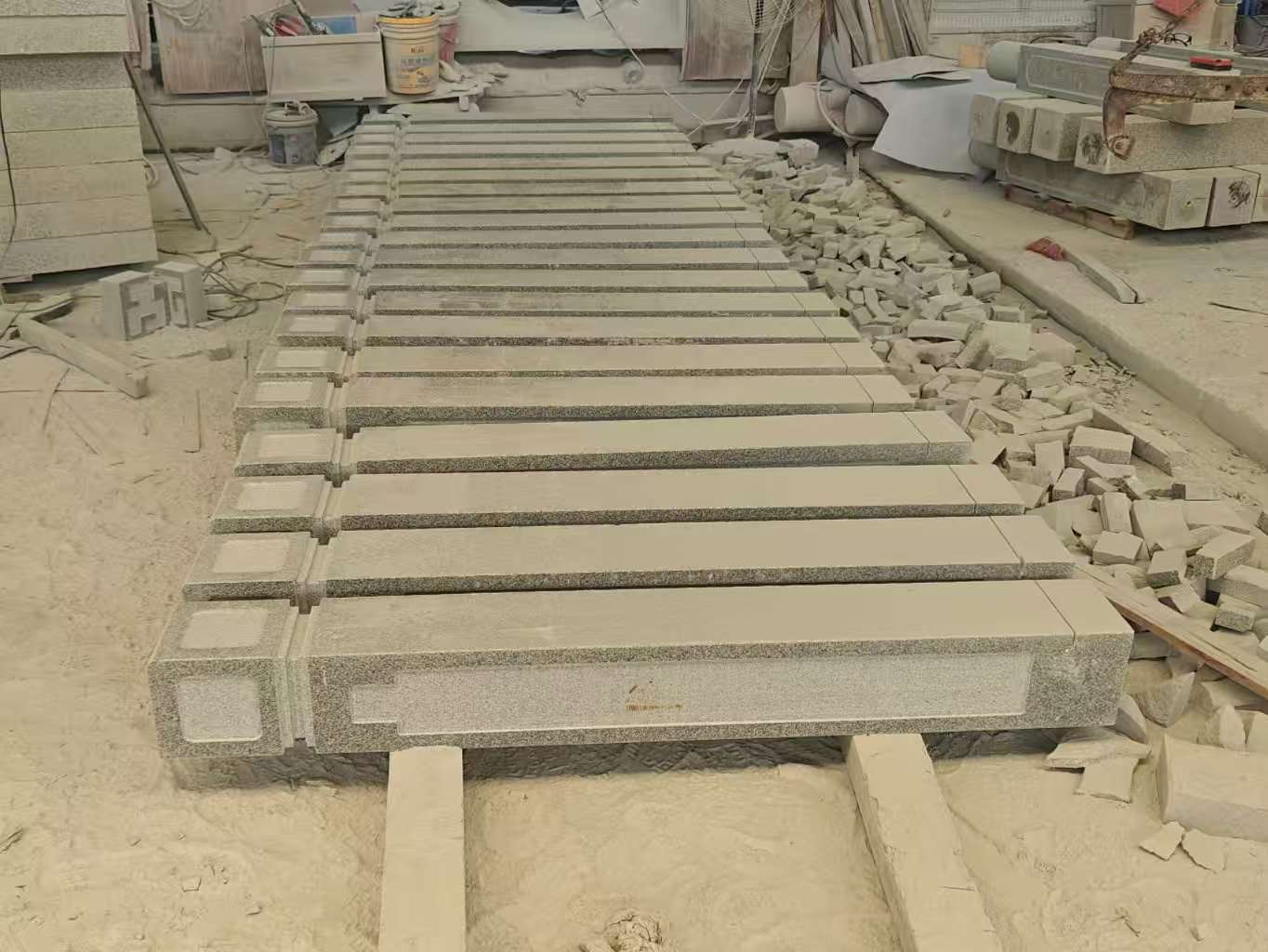 池州 芝麻白异形加工雕刻-栏杆大柱，方柱