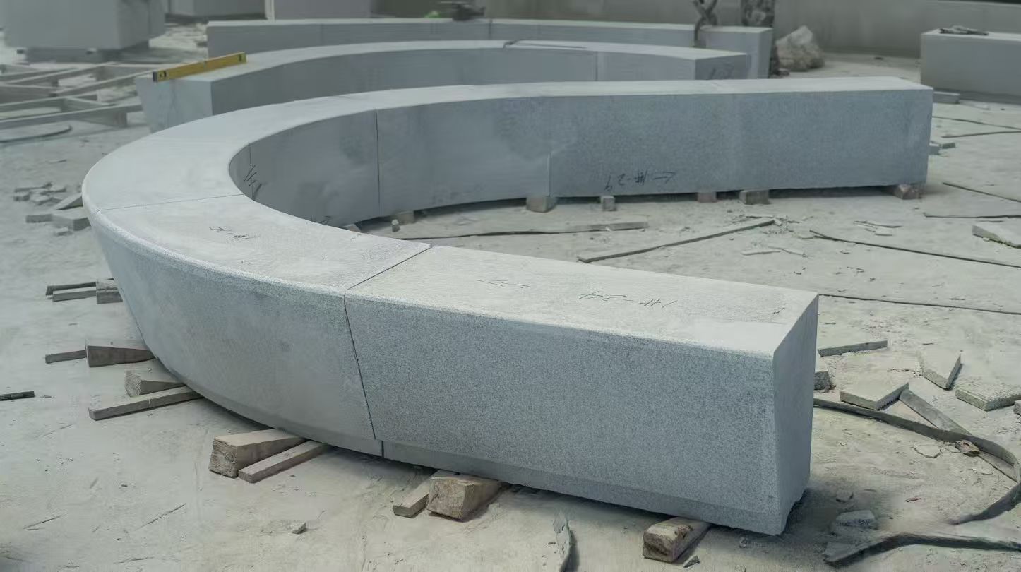 池州 芝麻白花岗岩光面弧形坐凳