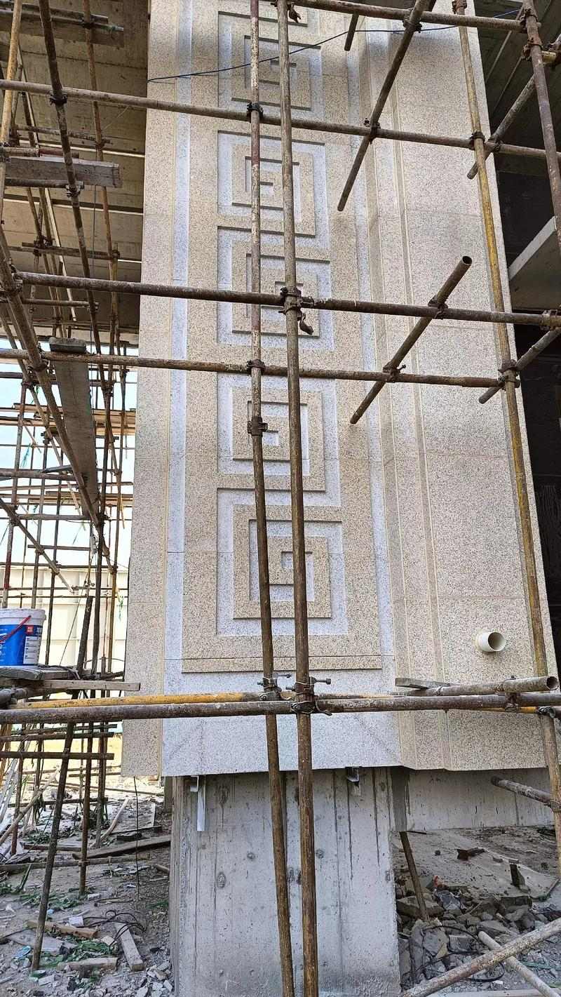 池州 黄金麻花岗岩别墅外墙干挂回纹造型效果