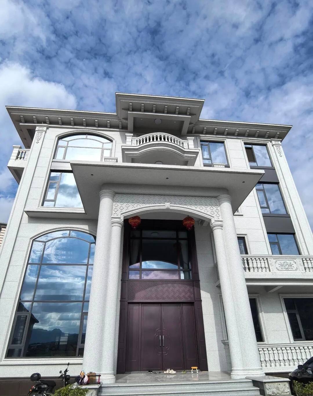 池州白麻别墅外墙干挂石材效果示例