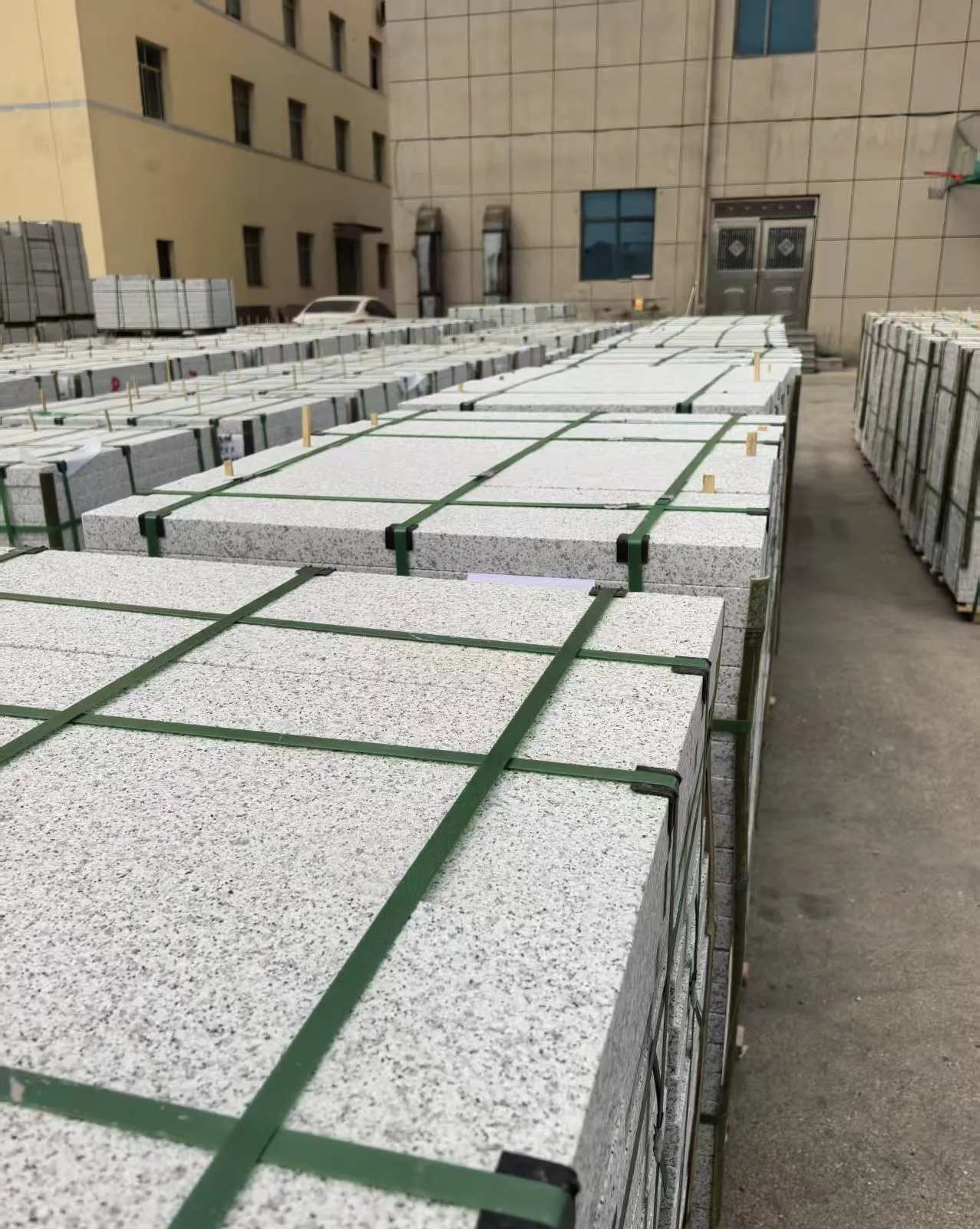 池州 白麻花岗岩5.0公分荔枝面地铺石