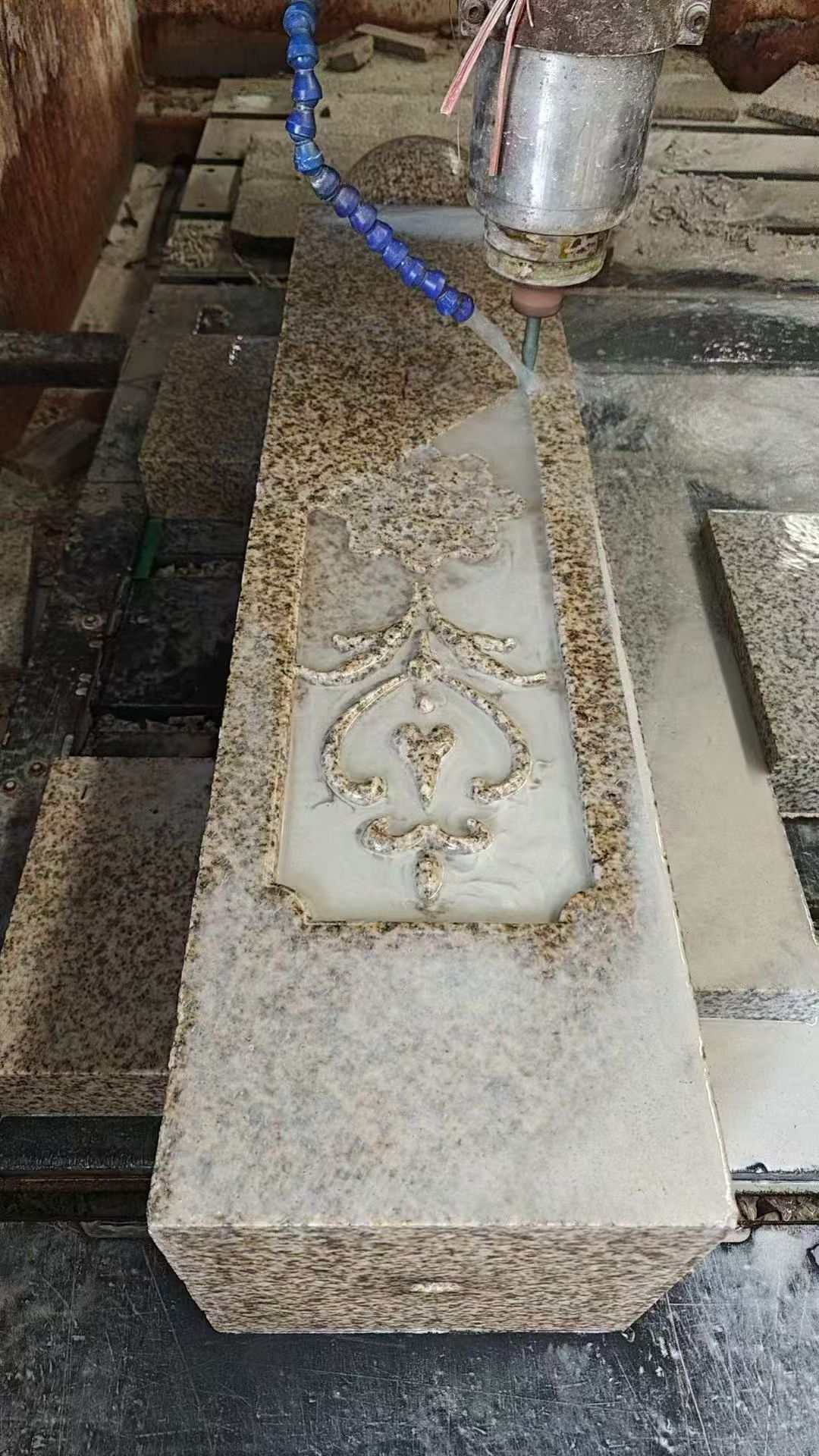 池州 黄金麻花岗岩异形加工雕刻栏杆大柱