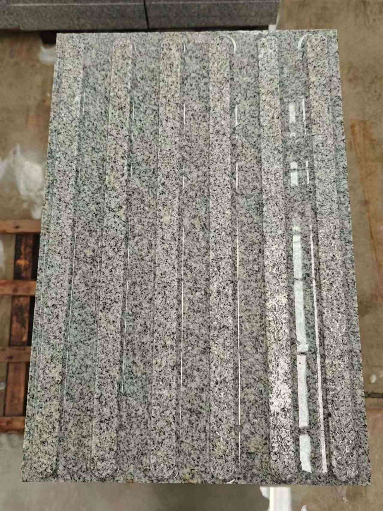 池州 芝麻白花岗岩荔枝面雕刻盲道，盲条