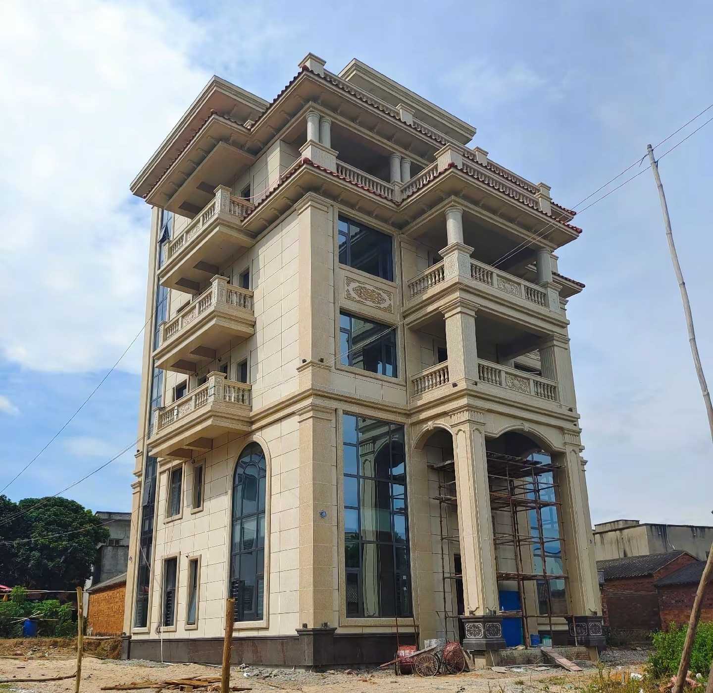 池州 黄金麻花岗岩石材别墅外墙干挂搭配（雕花栏杆花瓶柱门楼罗马柱）