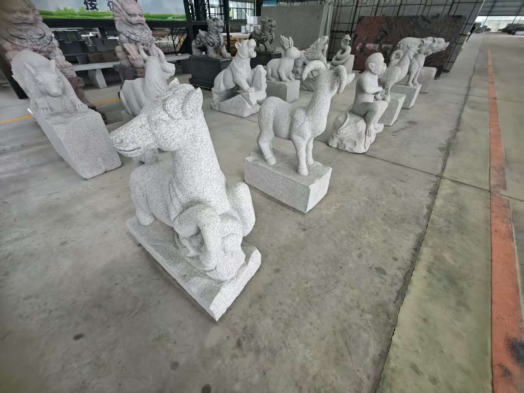 池州 芝麻白花岗岩造型立体雕刻——十二生肖